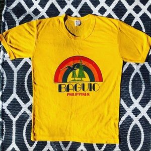 🌻Vintage women’s 70’s style Philippines tee🌻